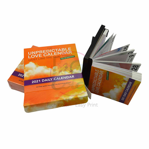 गुणवत्तेशी तडजोड न करता पुनर्वापर करण्यायोग्य साहित्य कॅलेंडरमध्ये कसे वापरले जाऊ शकते?